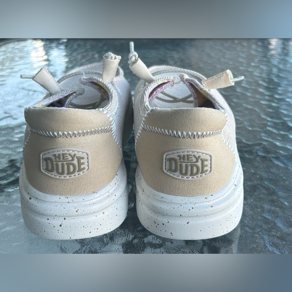 Women’s NWOT Hey Dude Casual Cream Gold Specs Slip On Comfortable Shoes Size 7 - Picture 4 of 6